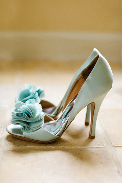 southern-wedding-aqua-heels