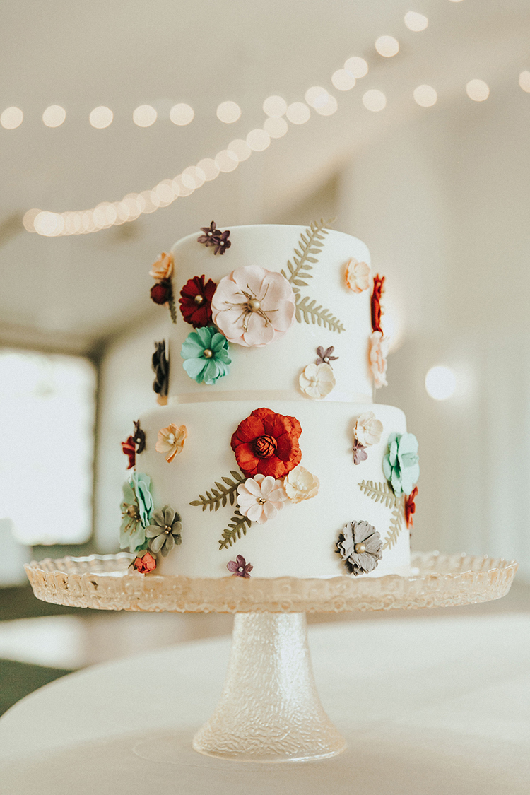 Floral Wedding Cake | photo by Deltalow | featured on I Do Y'all