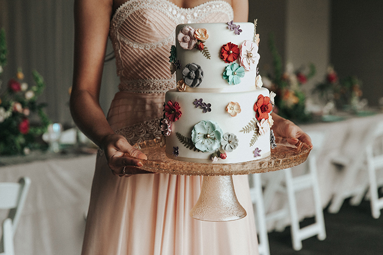 Floral Wedding Cake | photo by Deltalow | featured on I Do Y'all