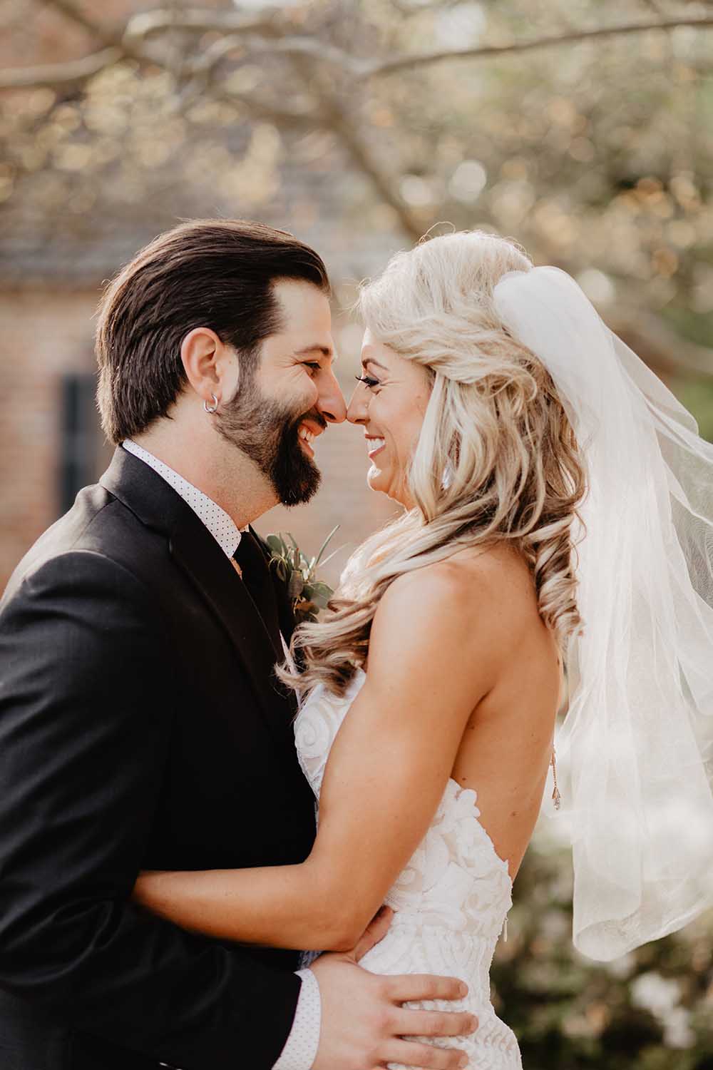 Fun Louisiana Wedding Couple | photo by Emily Green Photography | featured on I Do Y'all