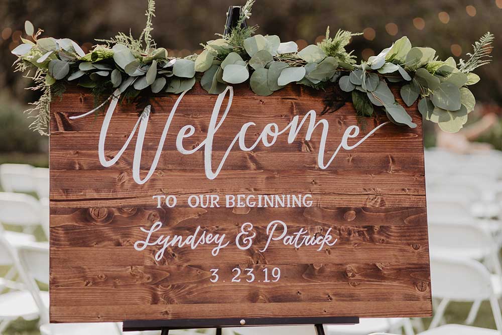 Wooden Wedding Welcome Sign | photo by Emily Green Photography | featured on I Do Y'all