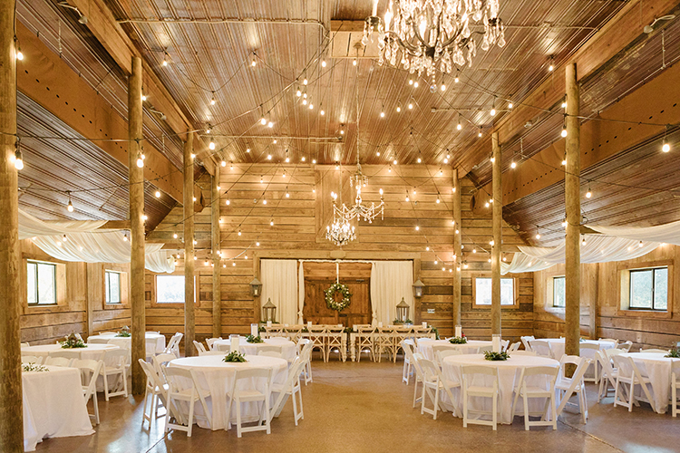 Rustic Wedding Reception at The Venue at Southern Oaks | photo by Hannah Stewart Photography | featured on I Do Y'all