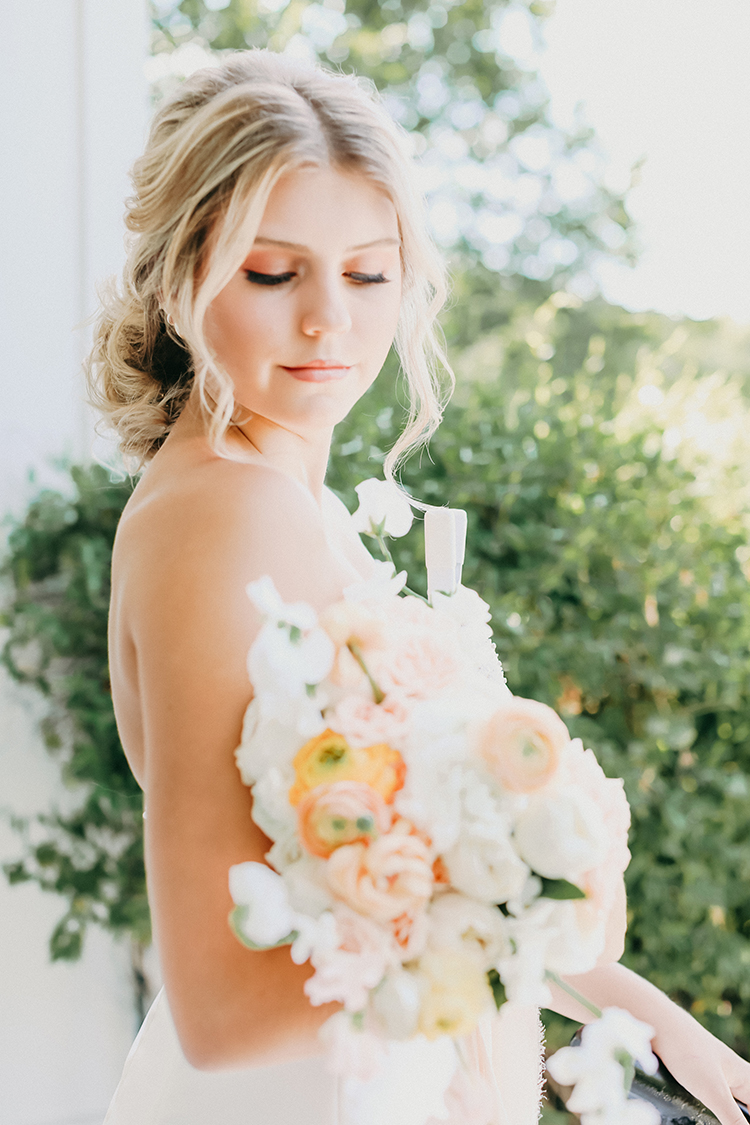 Peachy Modern Take on Classic Bridal Look | photo by Pendo Photography | featured on I Do Y'all 