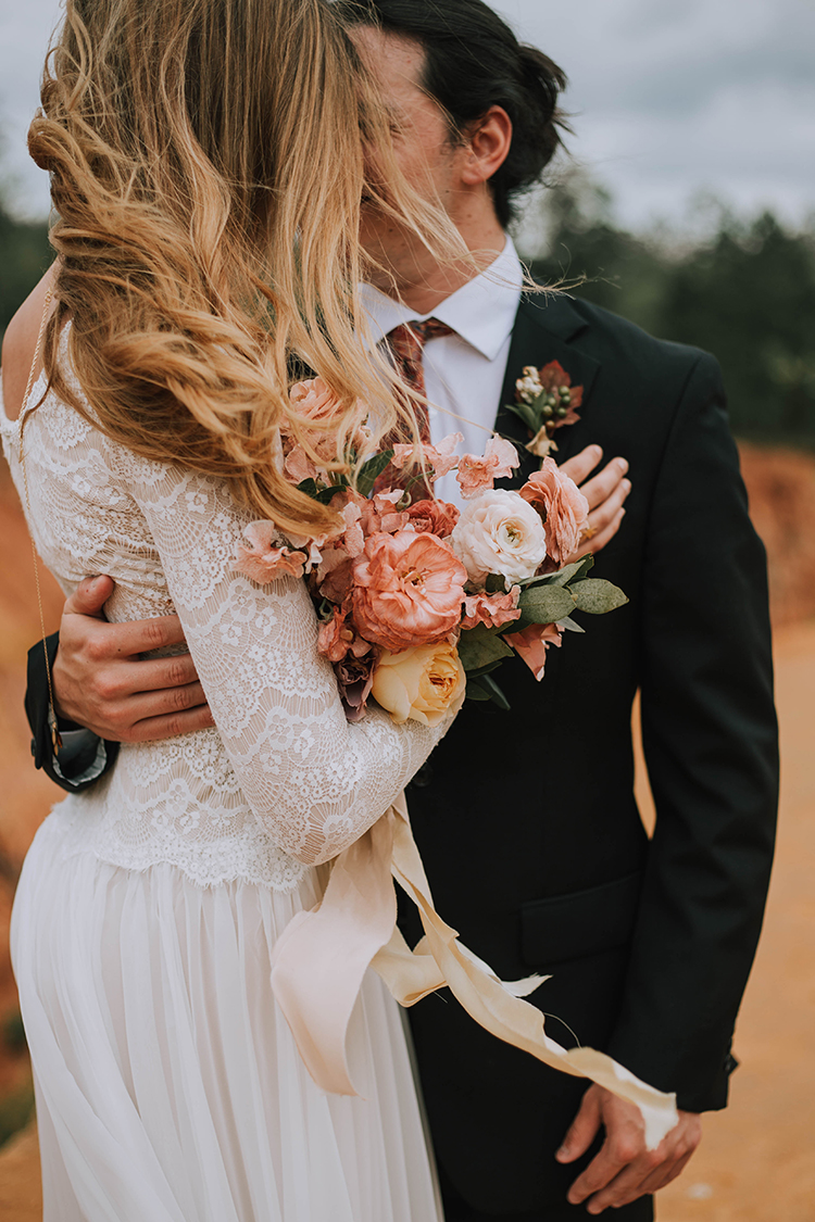 Boho Florals for Red Bluff Elopement | photo by The Youngs | featured on I Do Y'all