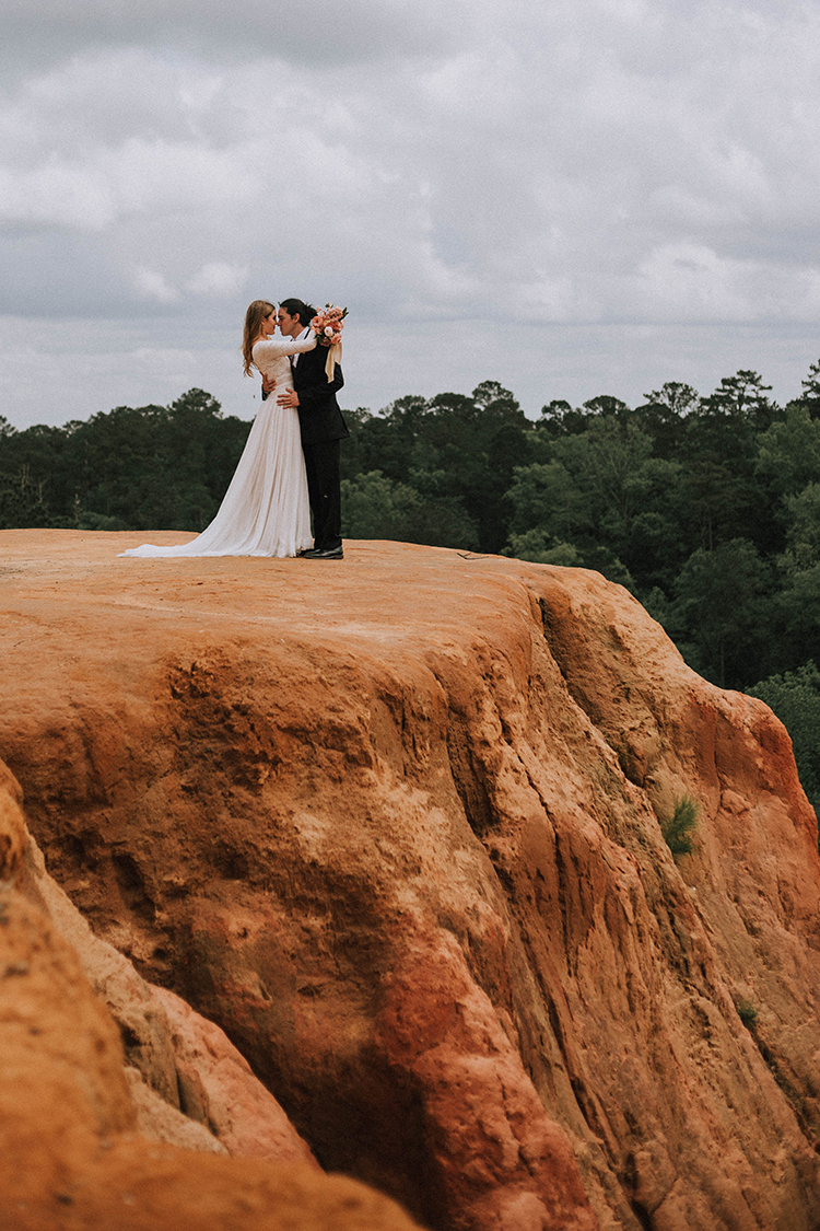 Red Bluff Elopement in Mississippi | photo by The Youngs | featured on I Do Y'all