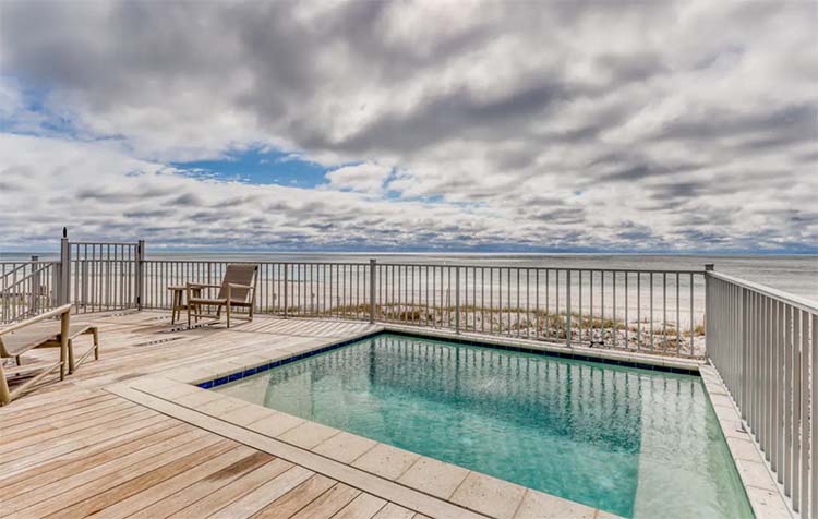 Private Pool at Beach House for Wedding with Vacasa | featured on I Do Y'all