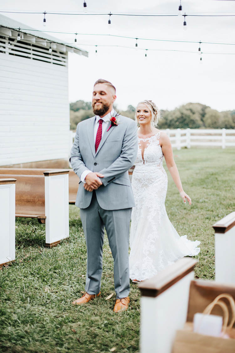 First Look at Gorgeous Burgundy & Pink Fall Wedding | photo by Jessica Lee Photographic Art