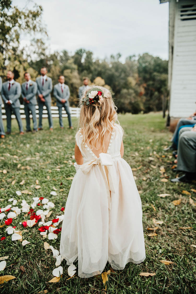 Cute Flower Girl Dress for Fall Wedding | photo by Jessica Lee Photographic Art