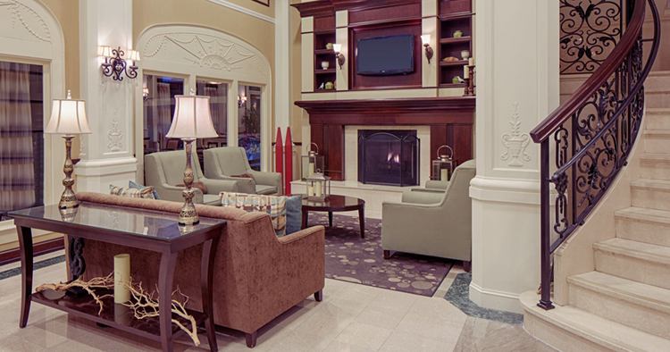 Elegant Hotel Lobby for Wedding Weekend | King Edward Hotel in Jackson, Mississippi
