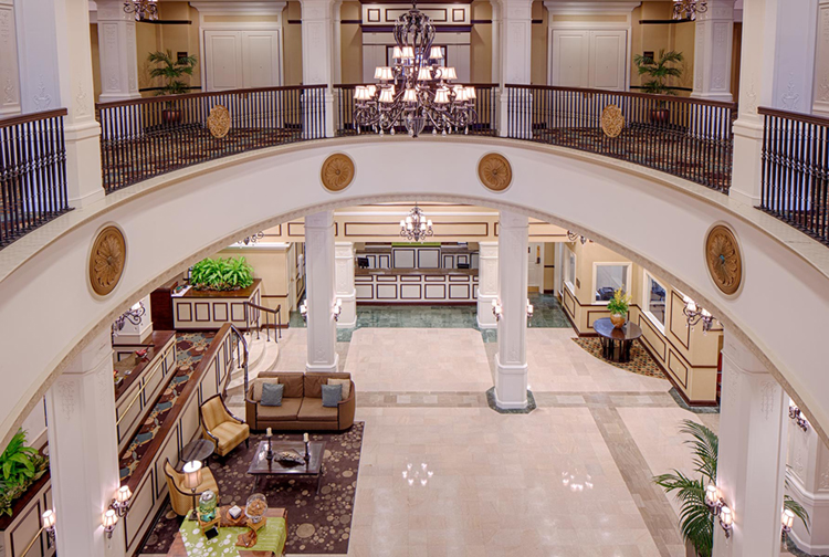 Elegant Hotel Lobby for Wedding Weekend | King Edward Hotel in Jackson, Mississippi